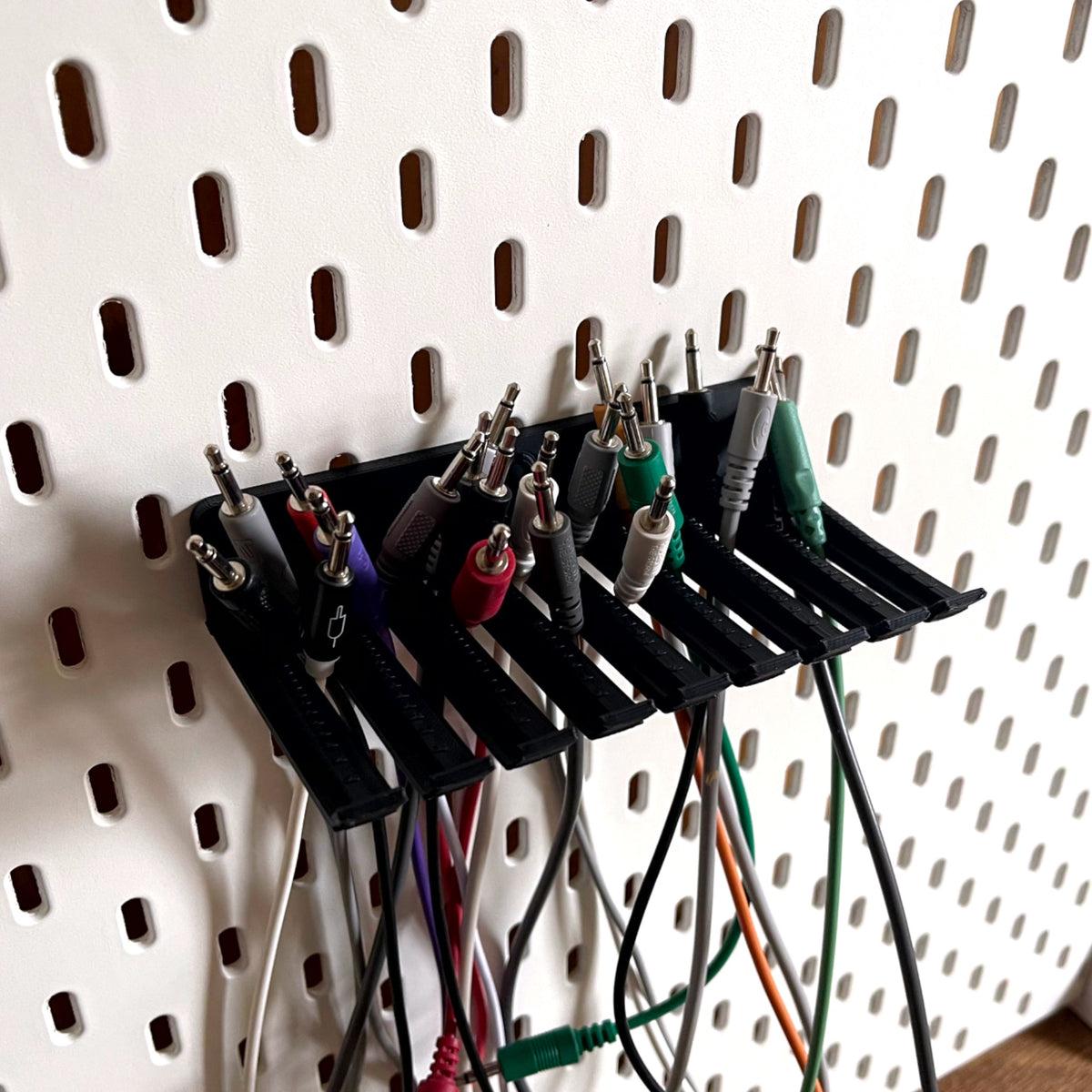 Eurorack Cable Holder for IKEA SKADIS UPPSPEL, 3D printed by Cold Earth Industries (photo 2)