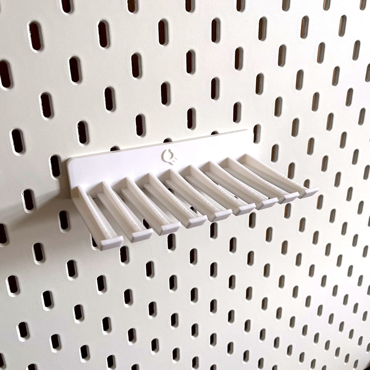 Eurorack Cable Holder for IKEA SKADIS UPPSPEL, 3D printed by Cold Earth Industries (photo 3)