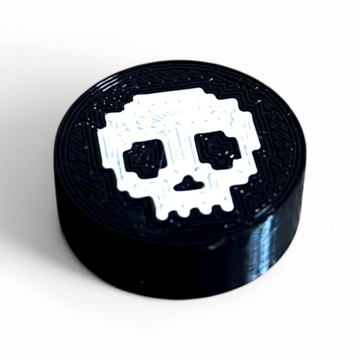 Guitar Pedal Footswitch Topper Skull Thin, 3D printed by Cold Earth Industries (photo 2)