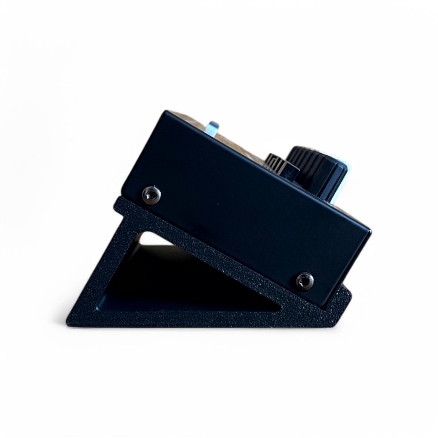 Micro Mix MX-600 Ultra Low-Noise 6-Channel Line Mixer Desktop Stand, 3D printed by Cold Earth Industries (photo 4)