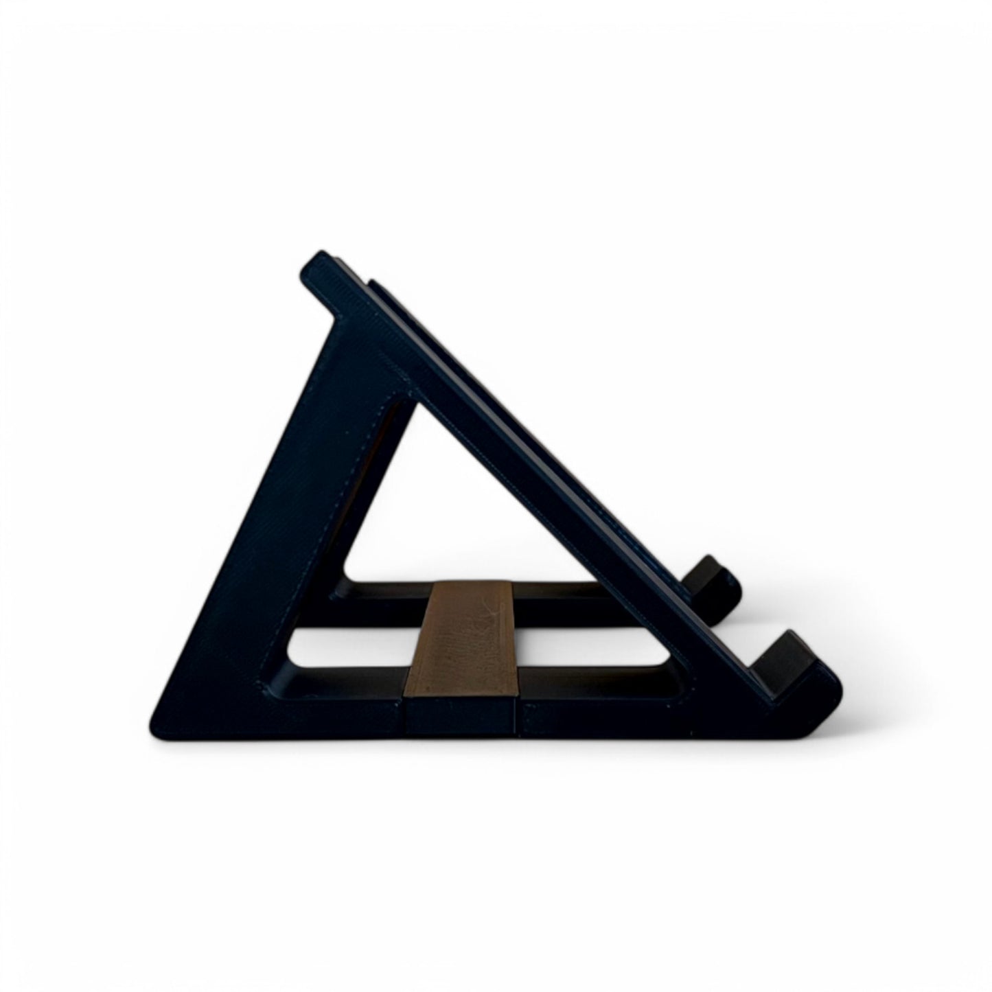 3D printed Cold Earth Industries Small Synth stand by Cold Earth Industries, 45 degree angle side view, shown in black on a white background – custom desktop stands.