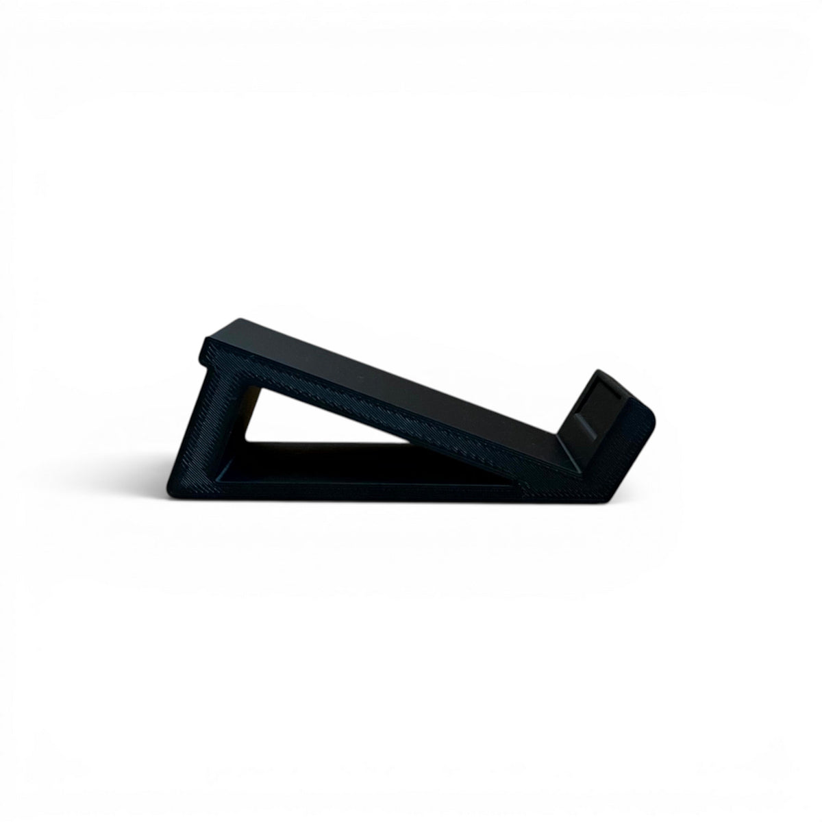 Custom order guitar pedal stand, 20 degree, 38mm width, 3D printed by Cold Earth Industries (photo 2)