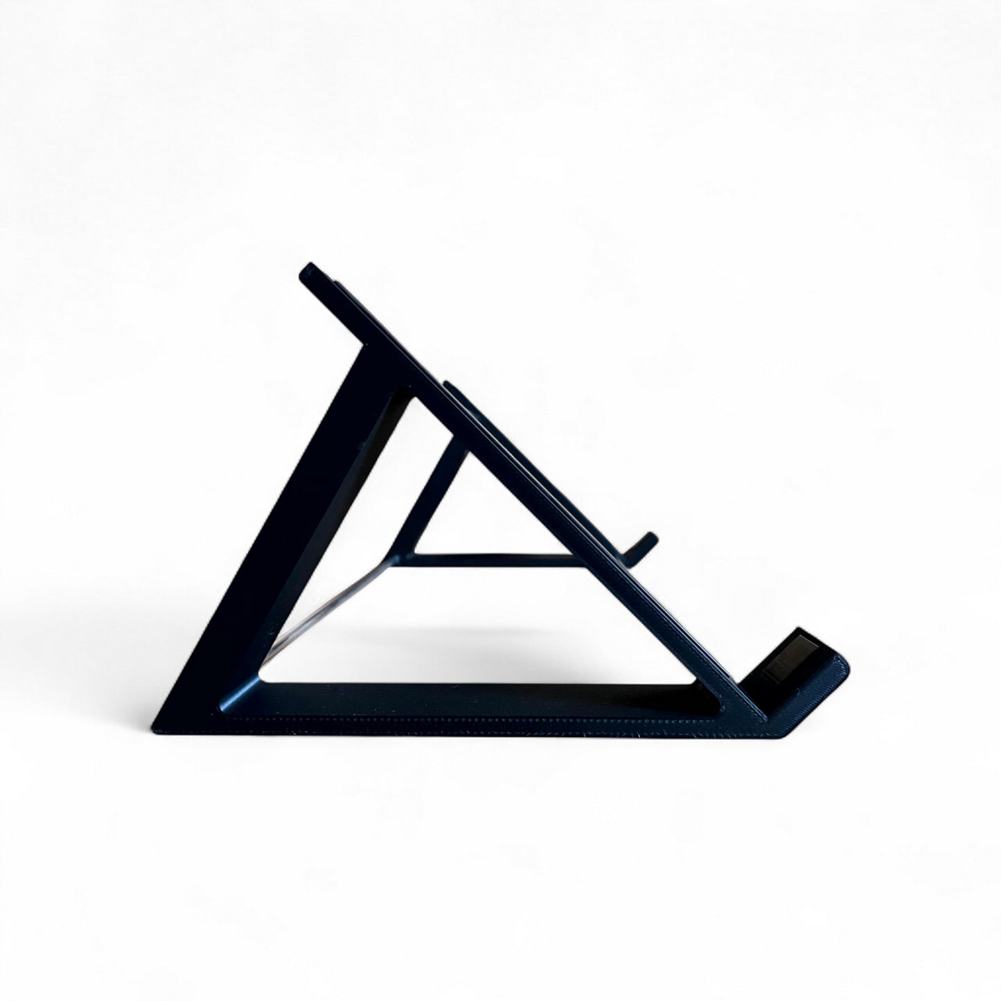 3D printed Intelligel Pallette Case 104HP Eurorack 45 degree stand by Cold Earth Industries, shown side view in black on a white background