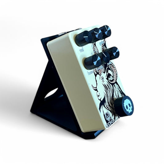 Cold Earth Industries Guitar Pedal Stand LITE 60 Degree 65mm - 175mm Widths | 3D Printed Guitar Pedal Stand | Cold Earth Industries - 3D printed stand in Black with pedal by Cold Earth Industries