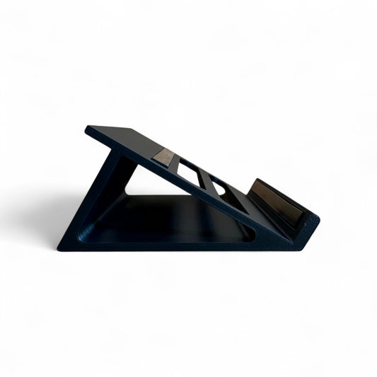 Cold Earth Industries Guitar Pedal Stand LITE 30 Degree 200mm Width | 3D Printed Guitar Pedal Stand | Cold Earth Industries - 30 Degree 3D printed stand in Black - Side View - by Cold Earth Industries