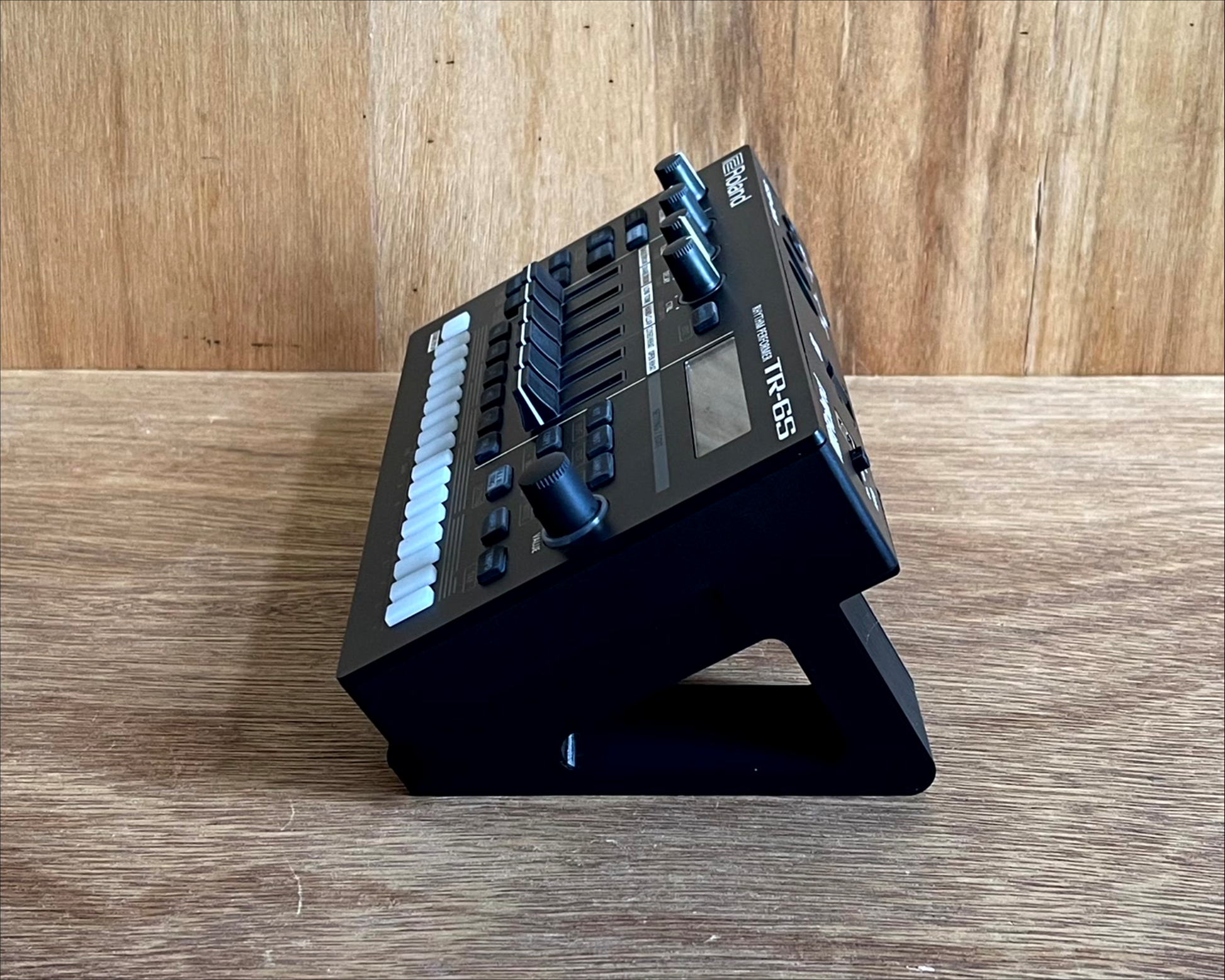 Tr6s roland price deals