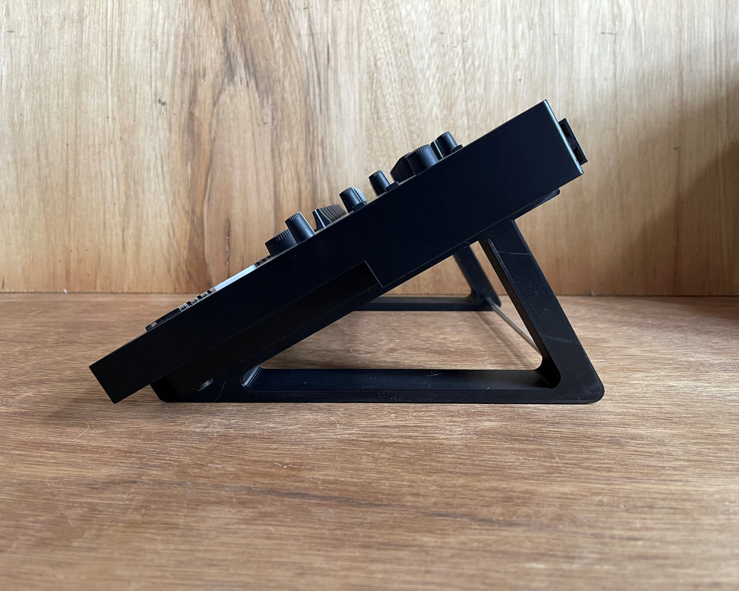 Roland TR8S TR-8S Rhythm Performer Desktop Stand