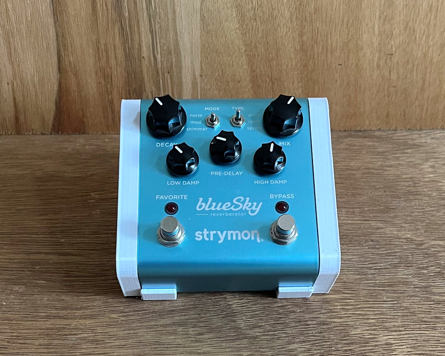 Strymon Guitar Pedal Desktop Stand | DIG, Deco, El Capistan, Zelzah, Compadre, Iridium, Sunset, Riverside, Flint, Lex Rotary, Brigadier, Ola, Orbit, and OB.1